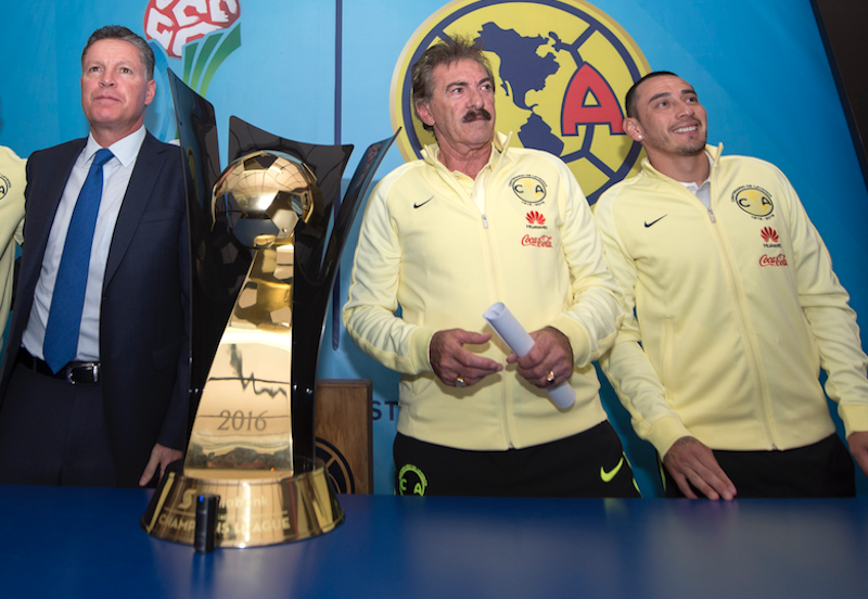 Ricardo Peláez confirmó la continuidad del capitán Rubens Sambueza y del DT Ricardo La Volpe. Foto; Mexsport
