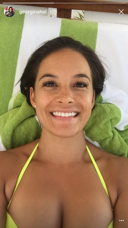 Gina Holguín luce bikini en sus vacaciones 