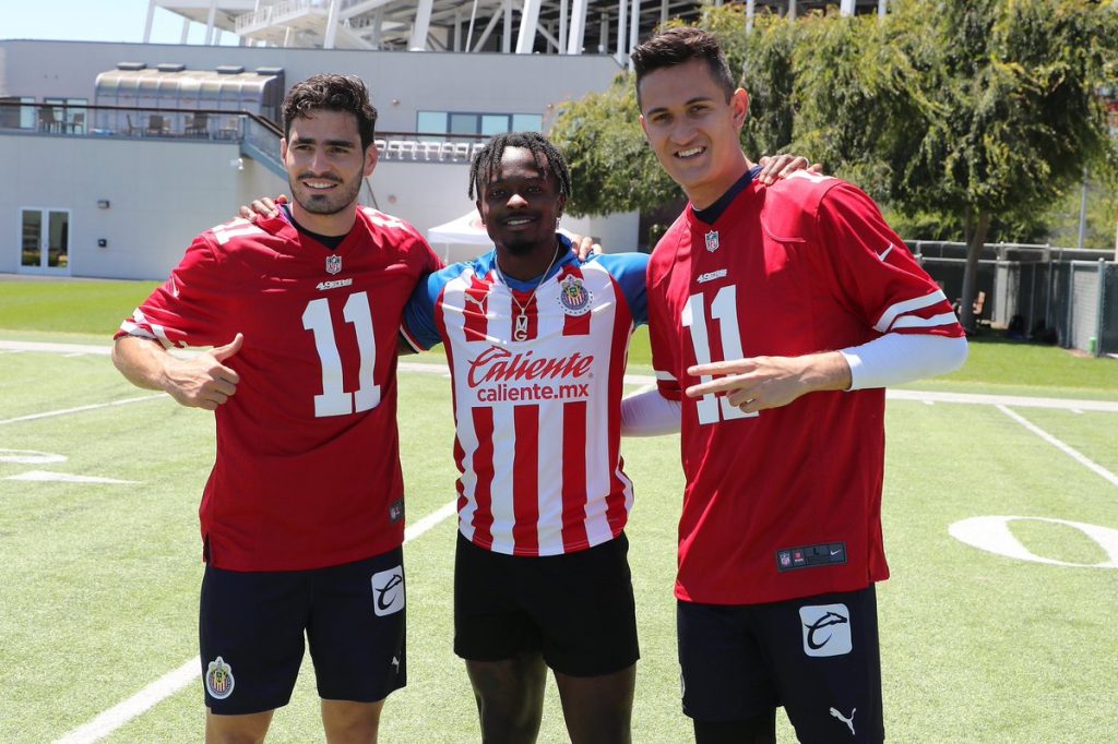 Chivas y 49ers intercambian playeras en el Levi's Stadium - Estadio Deportes