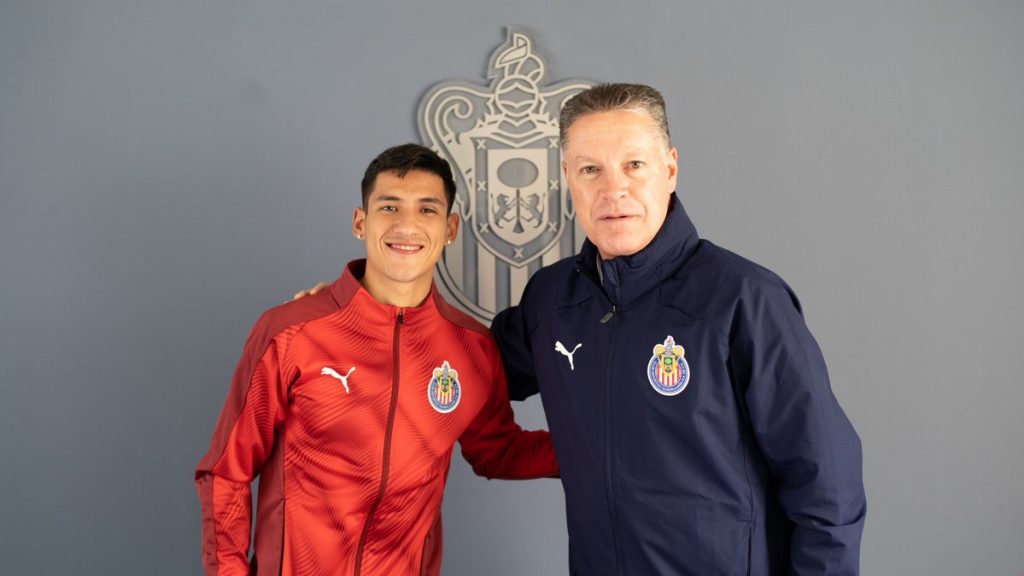 Uriel Antuna con Ricardo Peláez