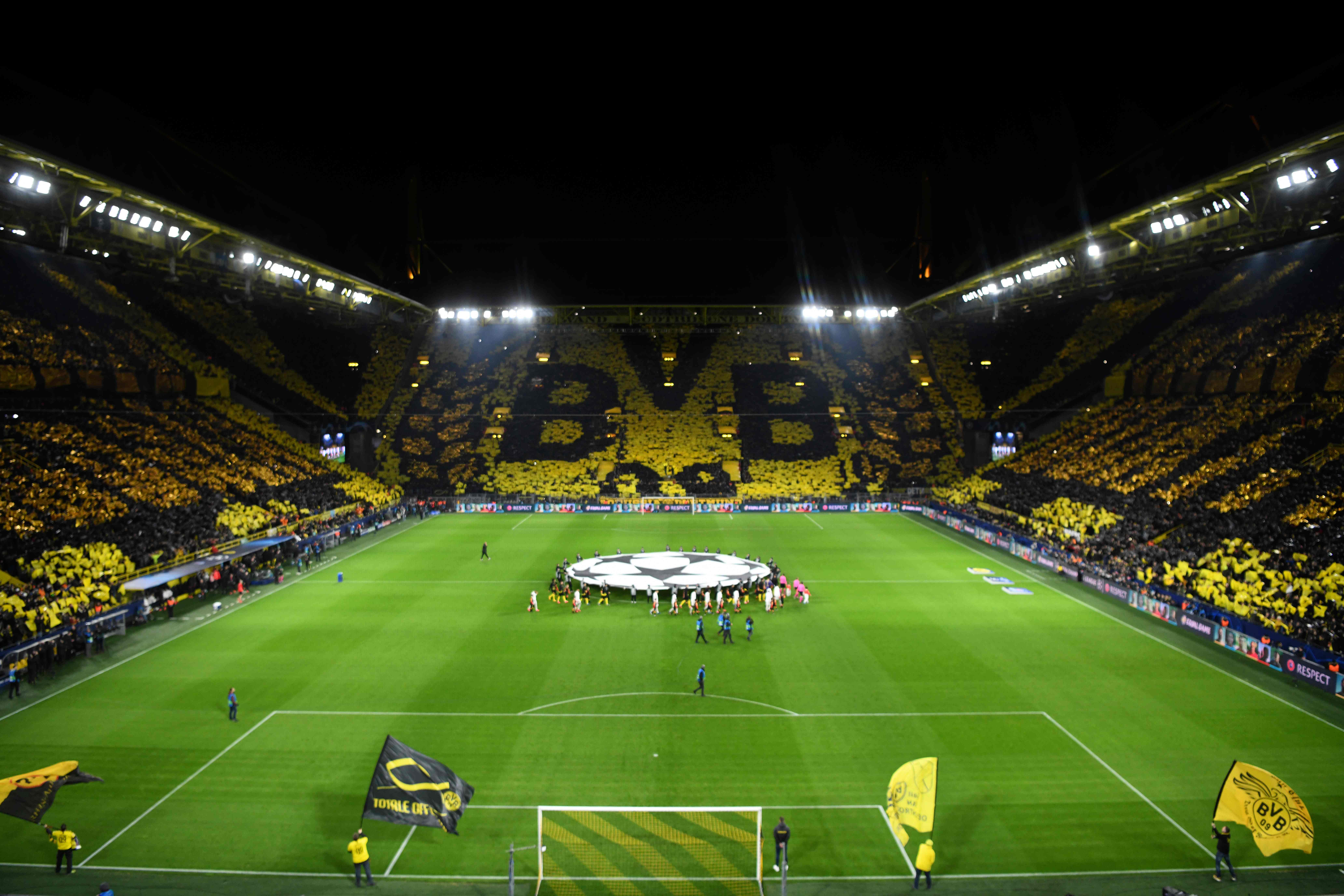 'Muro Amarillo' del Borussia Dortmund, con casi 25 000 ...