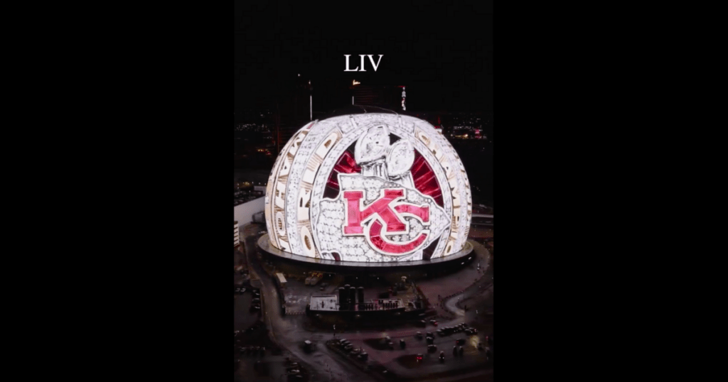 Sphera muestra el anillo del Super Bowl que ganó Kansas City en 2020