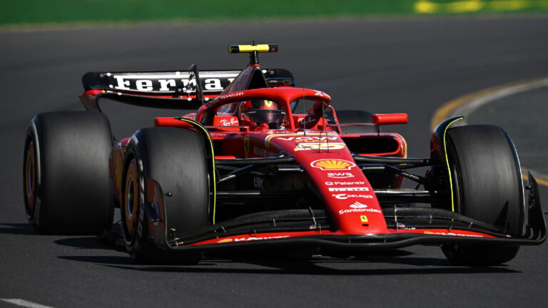 Carlos Sainz durante la carrera en Australia. FOTO:EFE