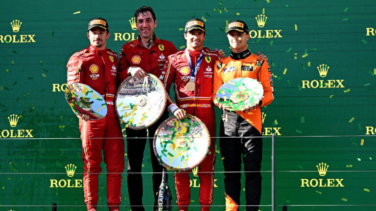 Los tres ganadores del GP de Australia más el directivo de Ferrari en Australia FOTO:EFE