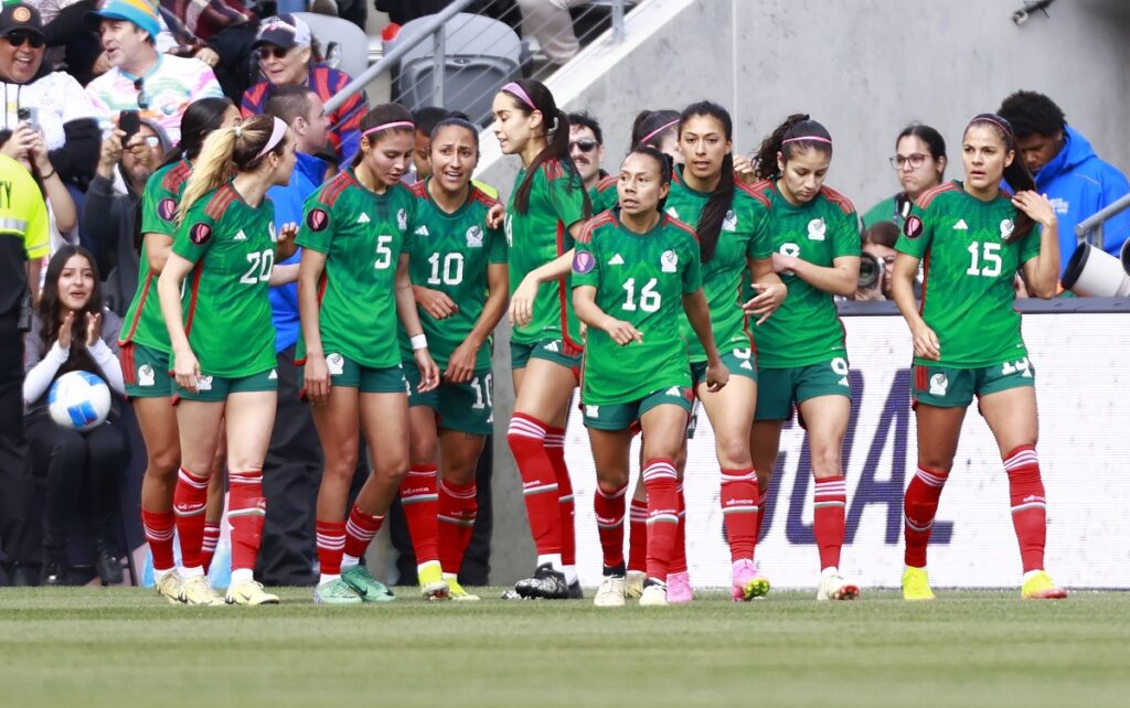 La Selección Mexicana Femenil en el partido contra Paraguay