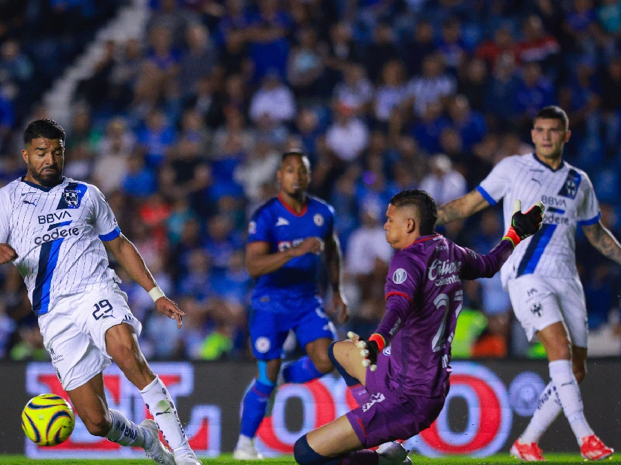 Mier sale a cortar un avance de Monterrey ante Cruz Azul | MEXSPORT