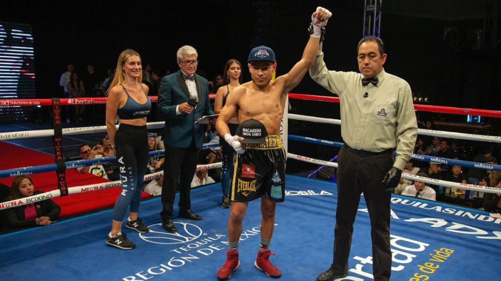 El californiano Albert González venció por KO técnico a José Mora | Cortesía: Miura Boxing