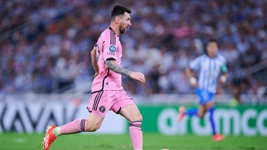 Al lateral mexicano le gustaría enfrentar al argentino Lionel Messi | MEXSPORT