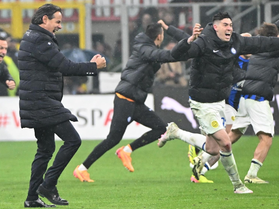 Simone Inzaghi celebró su título con el Inter ante Milan | EFE