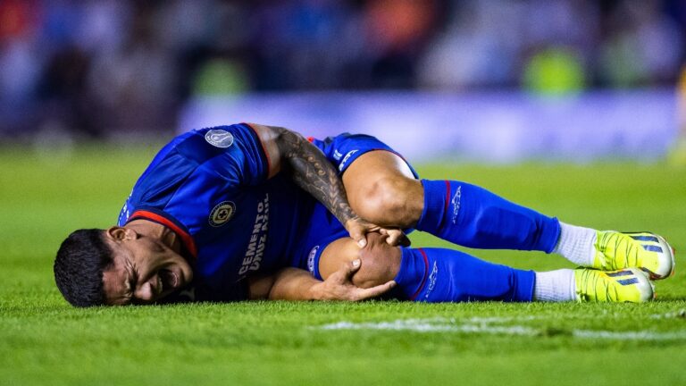 Gabriel 'Toro' Fernández se lesionó la rodilla en la jornada 6 ante San Luis | MEXSPORT