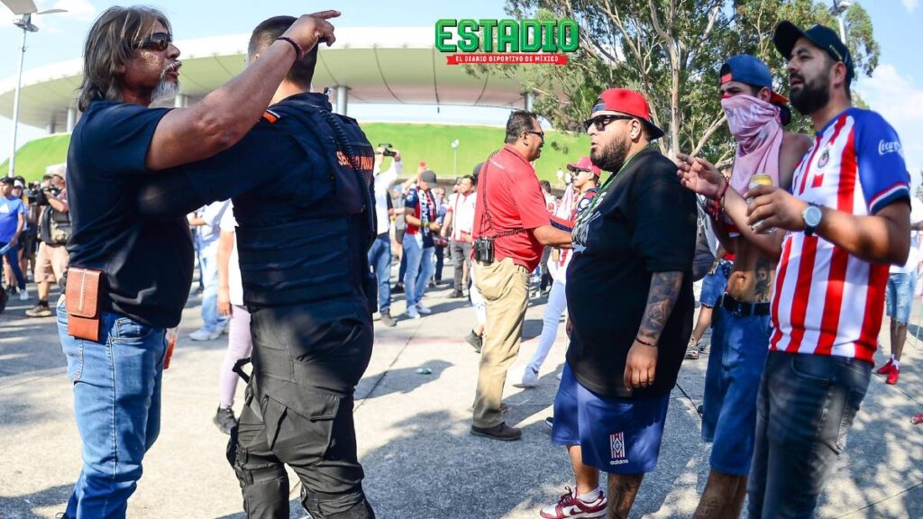 Brote de violencia en Liga MX afuera del Estadio Akron