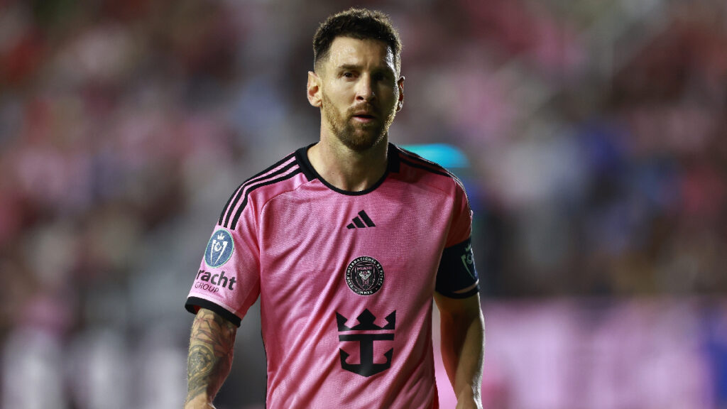 Lionel Messi podría perderse el encuentro frente a Monterrey por una lesión. FOTO:MEXSPORT