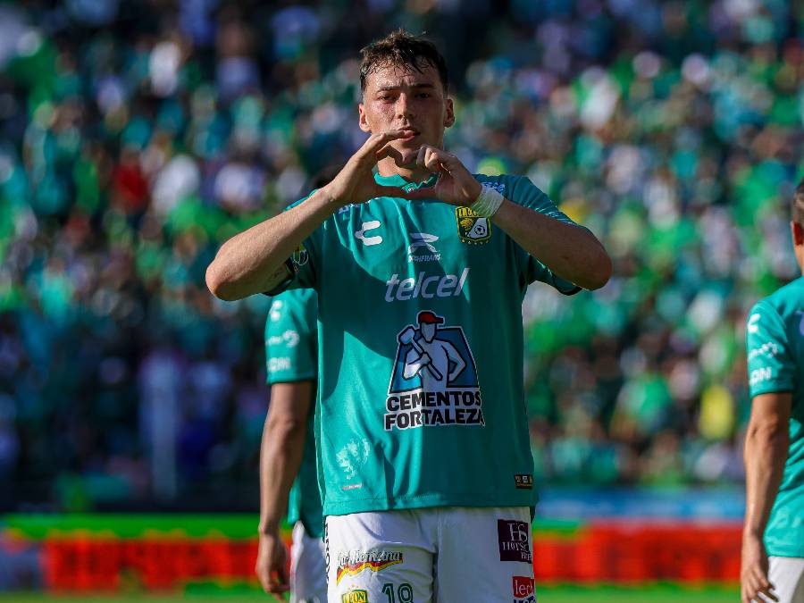 Federico Viñas festeja gol con León l MEXSPORT